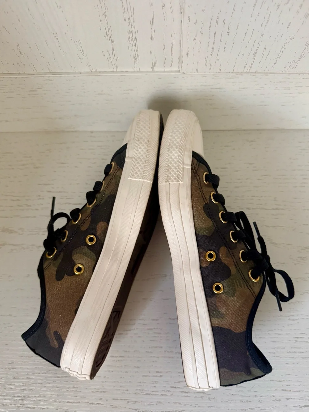 Converse Low-Top Camo Sneakers - Black, Green & Brown size 8.5 women